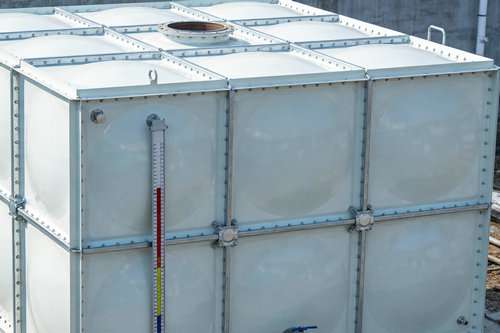 驻马店玻璃钢水箱安装后如何防止塌边？