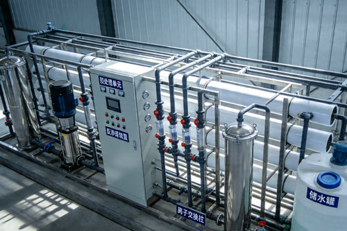 如何计算郑州脱盐水处理设备的全周期成本？